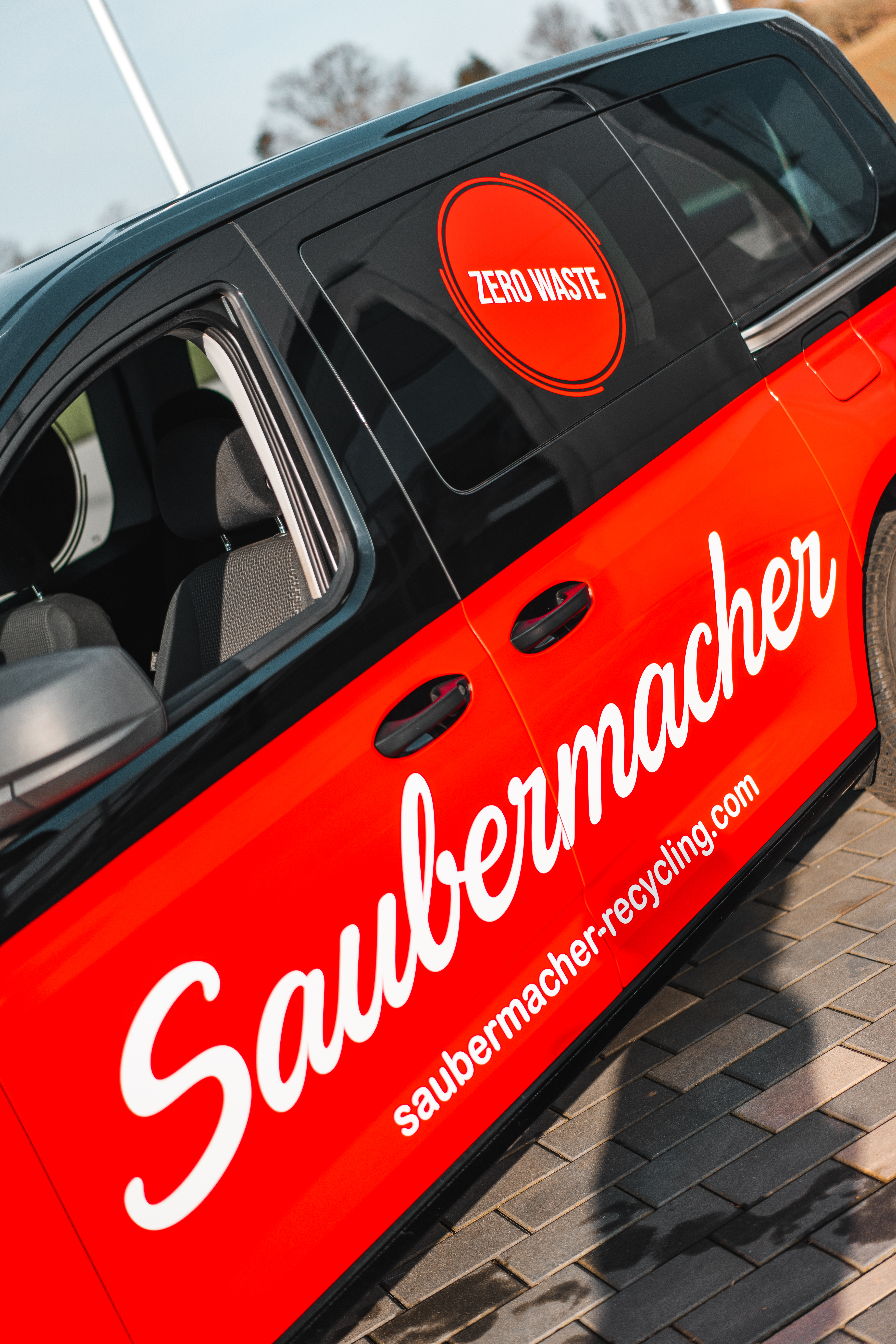 Inspektion und Prüfung des Motorraumes